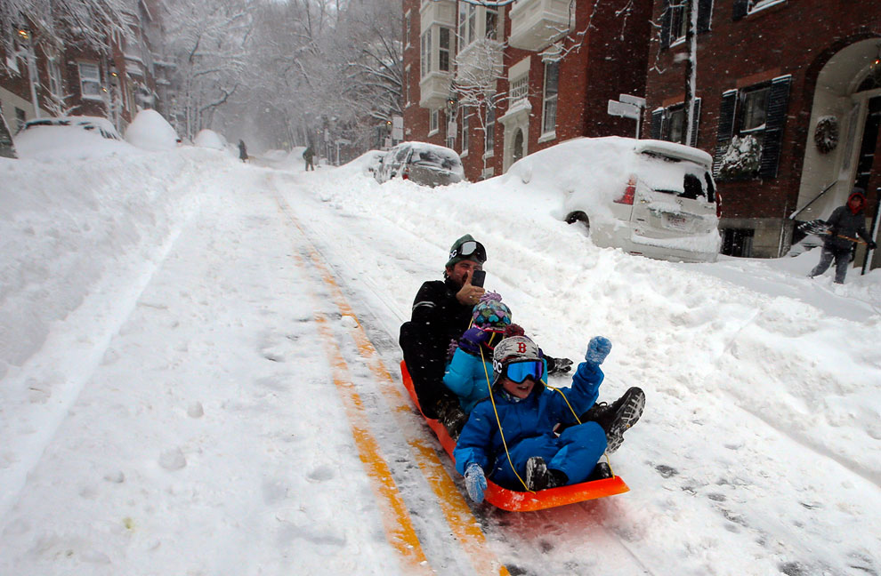 Снежная буря «Немо» в США Снежная буря «Немо» в США