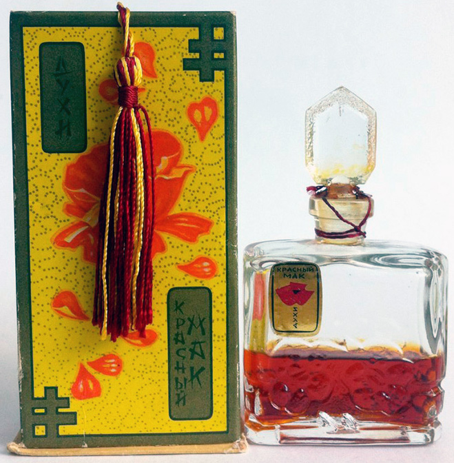 Из чего была сделана и как рекламировалась советская косметика и парфюмерия Из чего была сделана и как рекламировалась советская косметика и парфюмерия