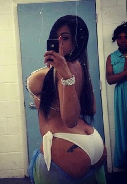 Девушки в бикини