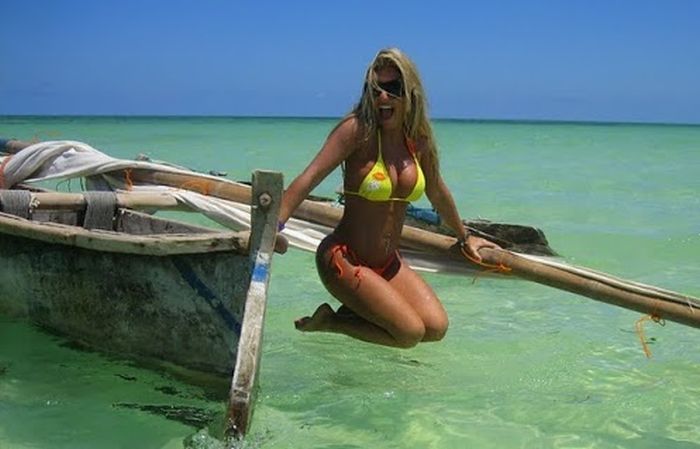 Девушки в бикини