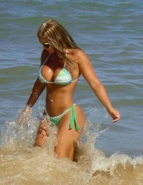 Девушки в бикини