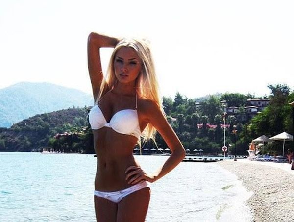 Девушки в бикини