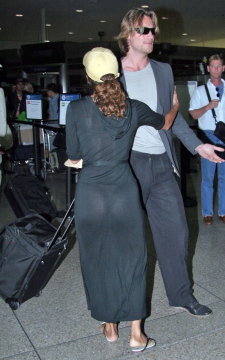 Девушки в прозрачных нарядах