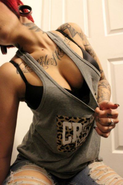 Девушки с татуировками (45 фото)