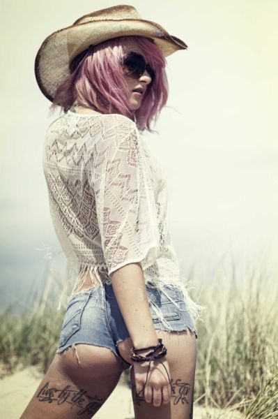 Девушки с татуировками (45 фото)