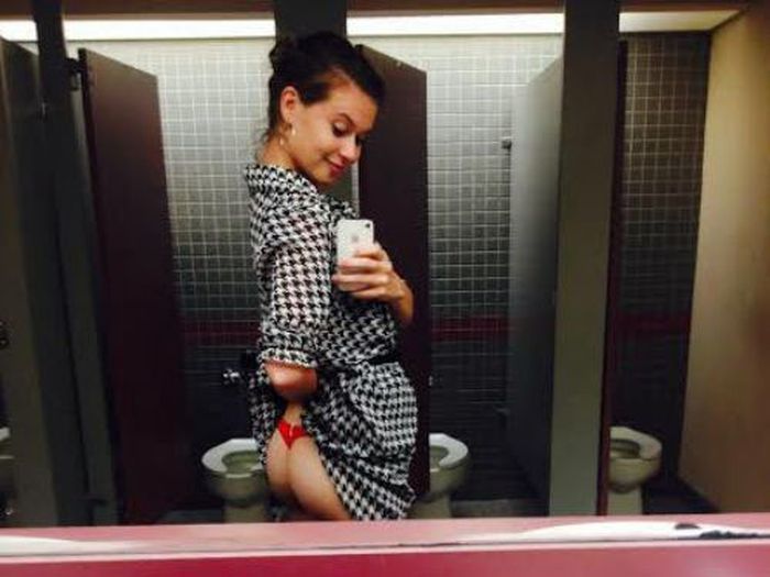 Девчонки на работе (31 фото)