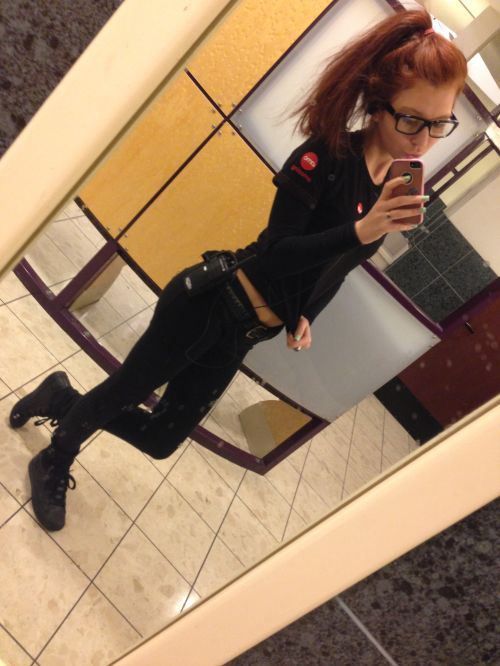 Девчонки на работе (31 фото)