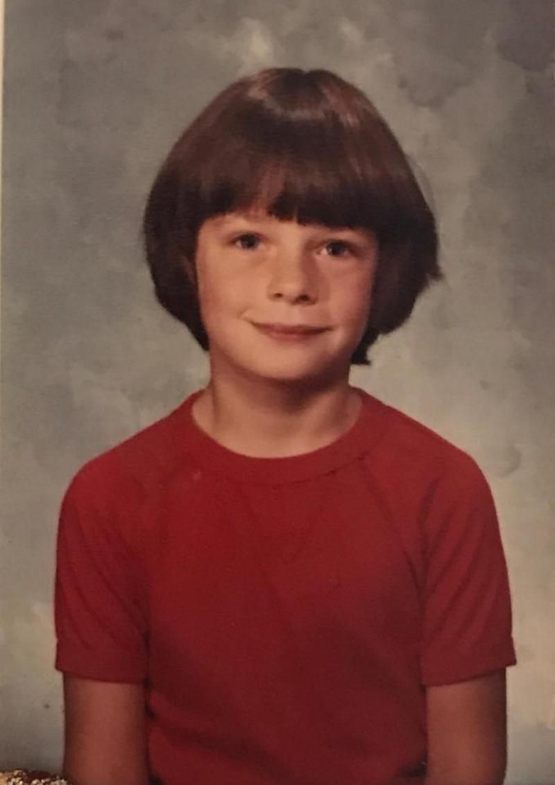 Фермерский мальчуган превратился в грудастую блондинку, танцующую бурлеск