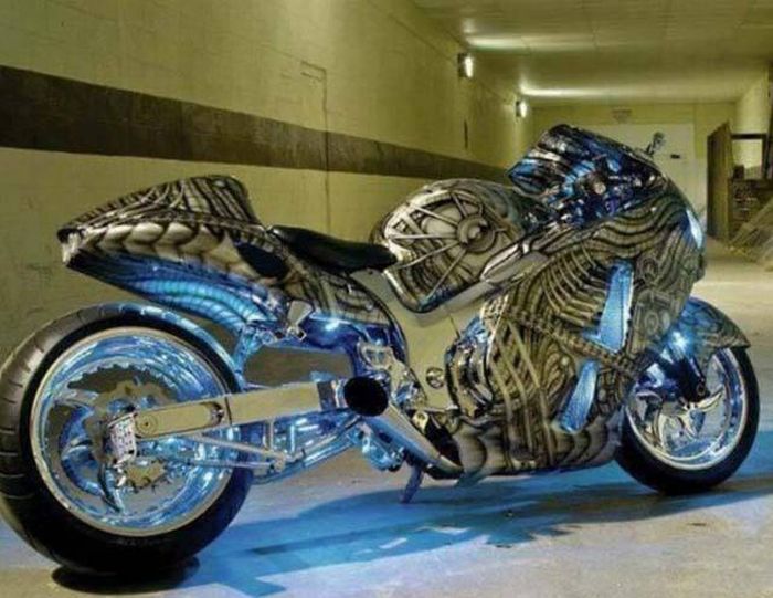 Самые необычные автомобили и мотоциклы