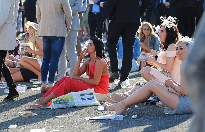 День Леди-2017 как прошла ежегодная женская попойка в Британии