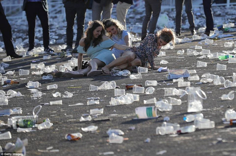 День Леди-2017 как прошла ежегодная женская попойка в Британии