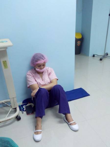 Уставшие медработники