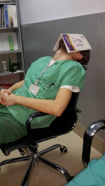 Уставшие медработники