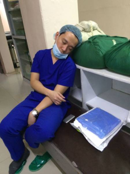 Уставшие медработники