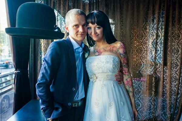 Роскошная татуировка поверх ожога на теле девушки