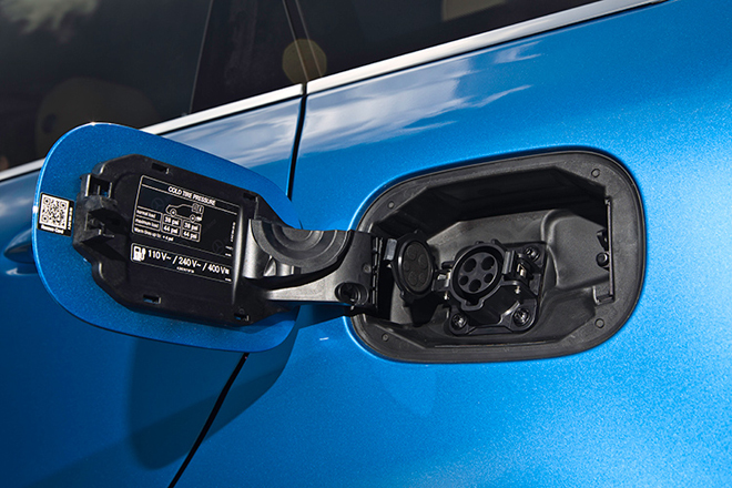 Результат сотрудничества Mercedes-Benz и Tesla Motors