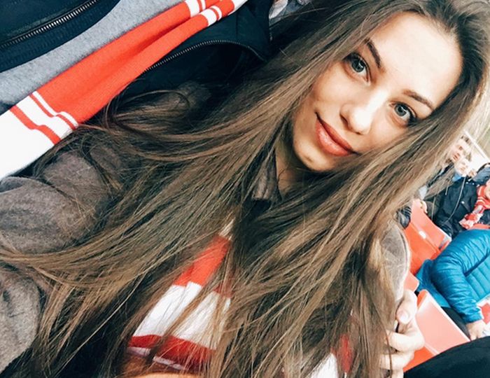 Девушки на футбольных матчах