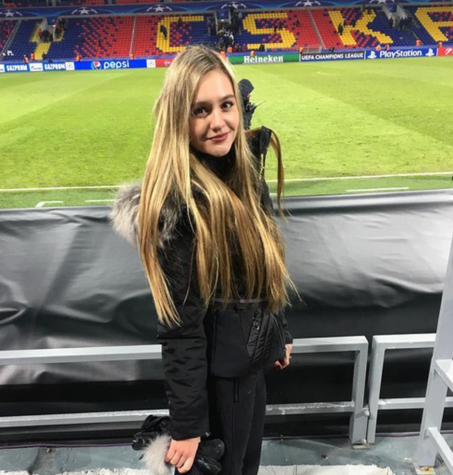 Девушки на футбольных матчах