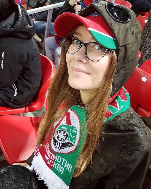 Девушки на футбольных матчах