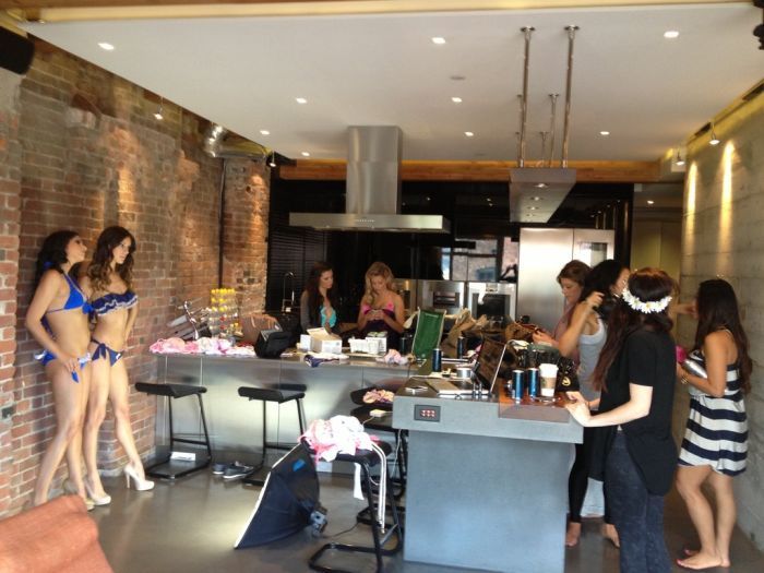 Фотосессия девушек в бикини