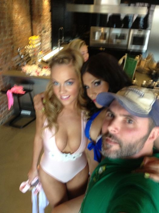 Фотосессия девушек в бикини