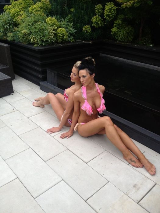 Фотосессия девушек в бикини