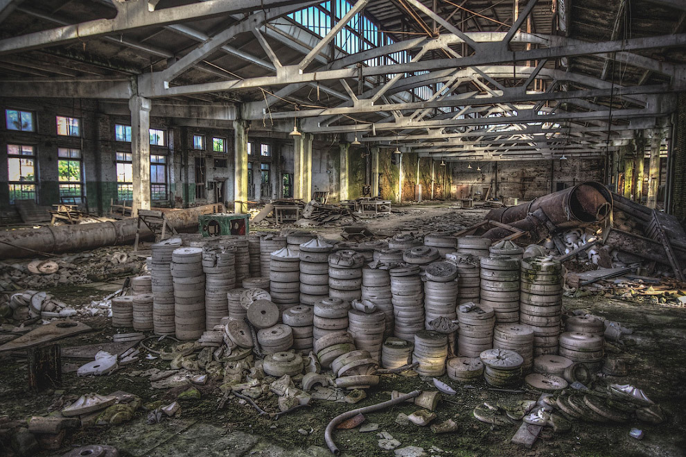 Руины фарфорового завода Руины фарфорового завода