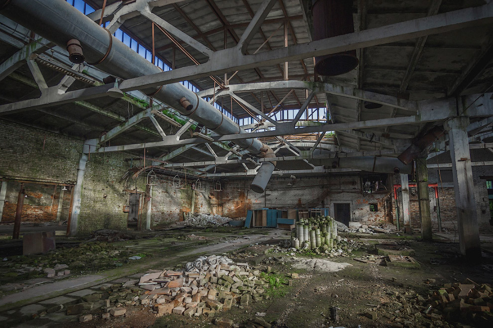 Руины фарфорового завода Руины фарфорового завода