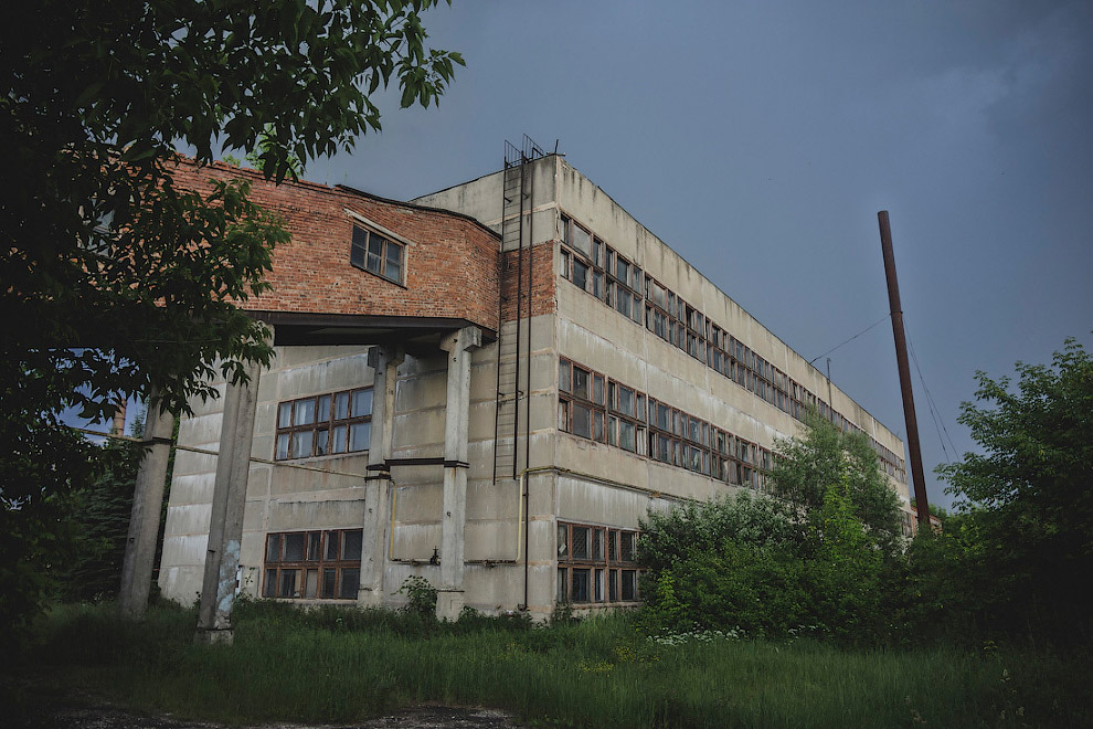 Руины фарфорового завода Руины фарфорового завода