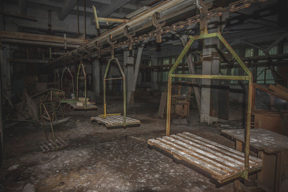 Руины фарфорового завода Руины фарфорового завода