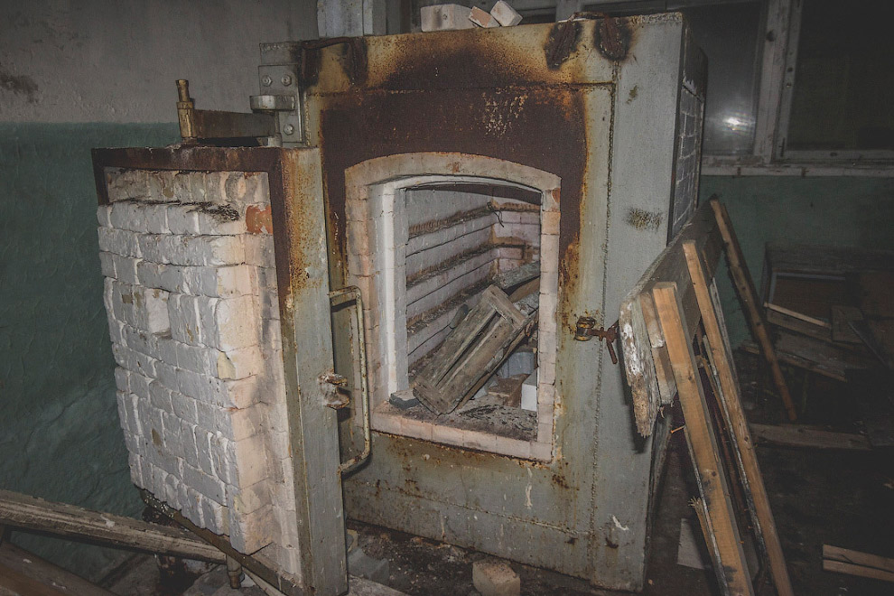 Руины фарфорового завода Руины фарфорового завода