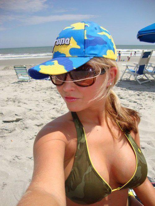 Девушки в бикини