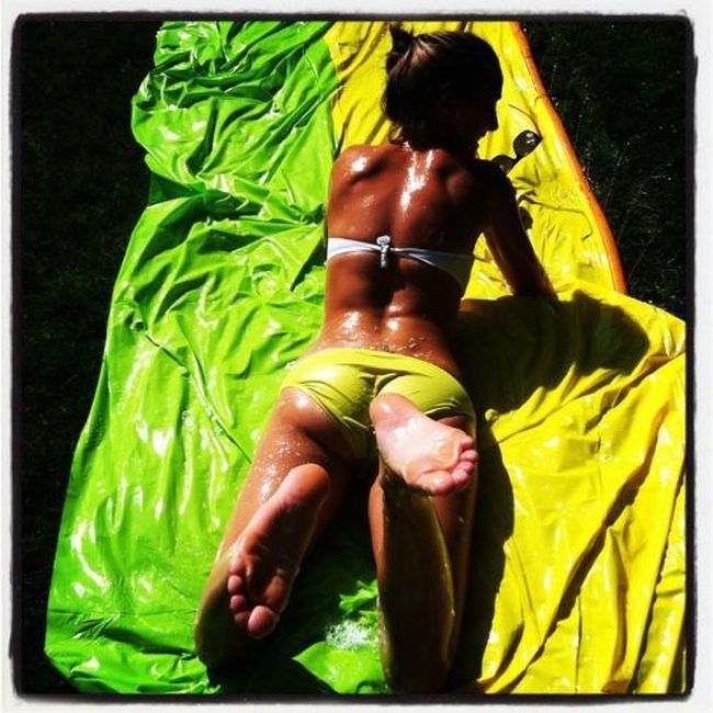 Девушки в бикини