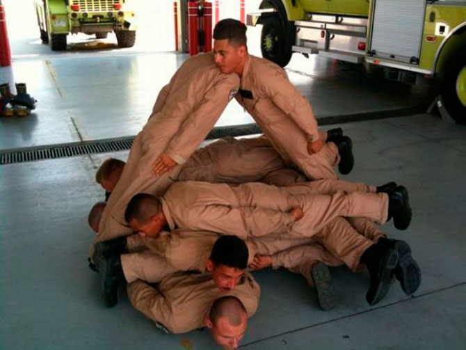 Массовые дурачества (23 фото) Массовые дурачества (23 фото)