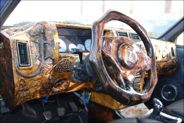 Деревянный тюнинг авто (10 фото)