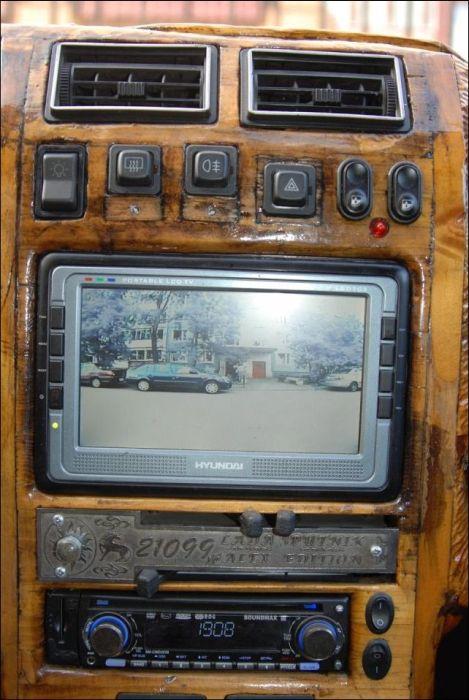 Деревянный тюнинг авто (10 фото)