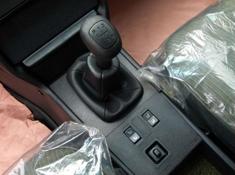 Mercedes-Benz простоял 30 лет в гараже