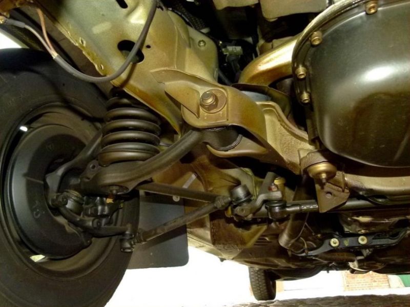 Mercedes-Benz простоял 30 лет в гараже