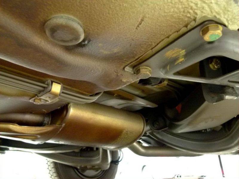 Mercedes-Benz простоял 30 лет в гараже