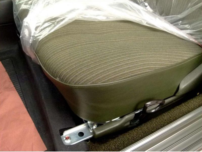 Mercedes-Benz простоял 30 лет в гараже