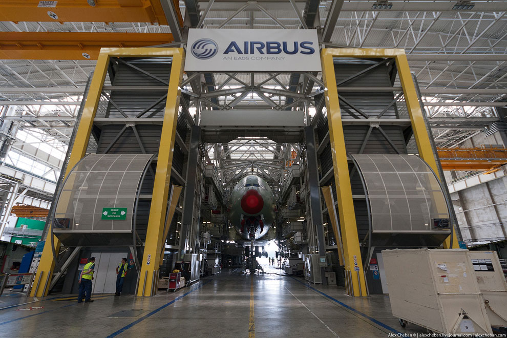 Как делают самый большой в мире пассажирский самолет