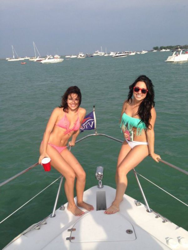 Красотки в бикини