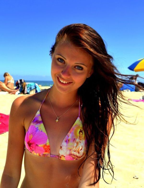 Красотки в бикини