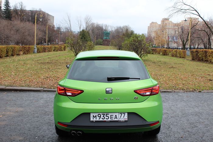 Модный и спортивный Seat Leon Модный и спортивный Seat Leon