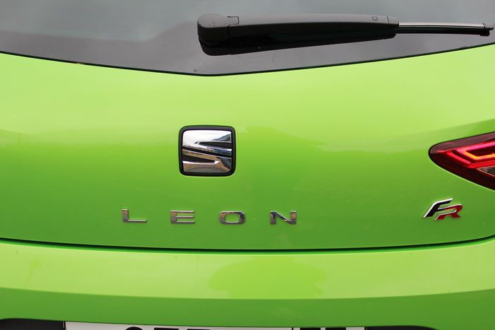 Модный и спортивный Seat Leon Модный и спортивный Seat Leon