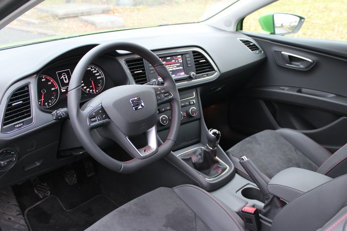 Модный и спортивный Seat Leon Модный и спортивный Seat Leon