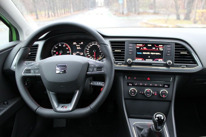 Модный и спортивный Seat Leon Модный и спортивный Seat Leon