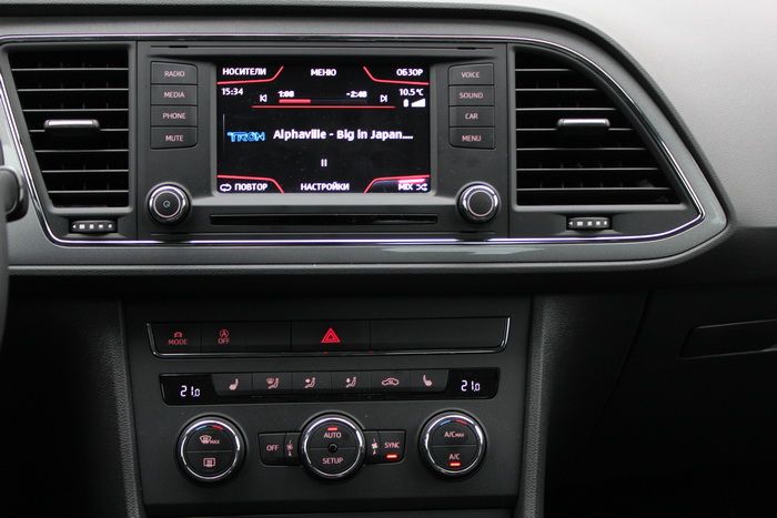 Модный и спортивный Seat Leon Модный и спортивный Seat Leon