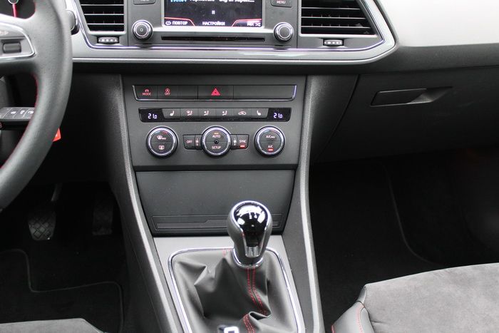 Модный и спортивный Seat Leon Модный и спортивный Seat Leon