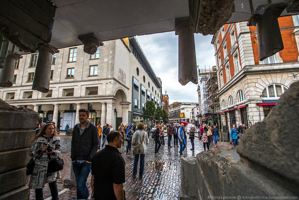 Летающий дом в центре Лондона